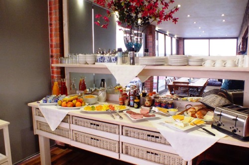 White Shark Guest House ontbijt
